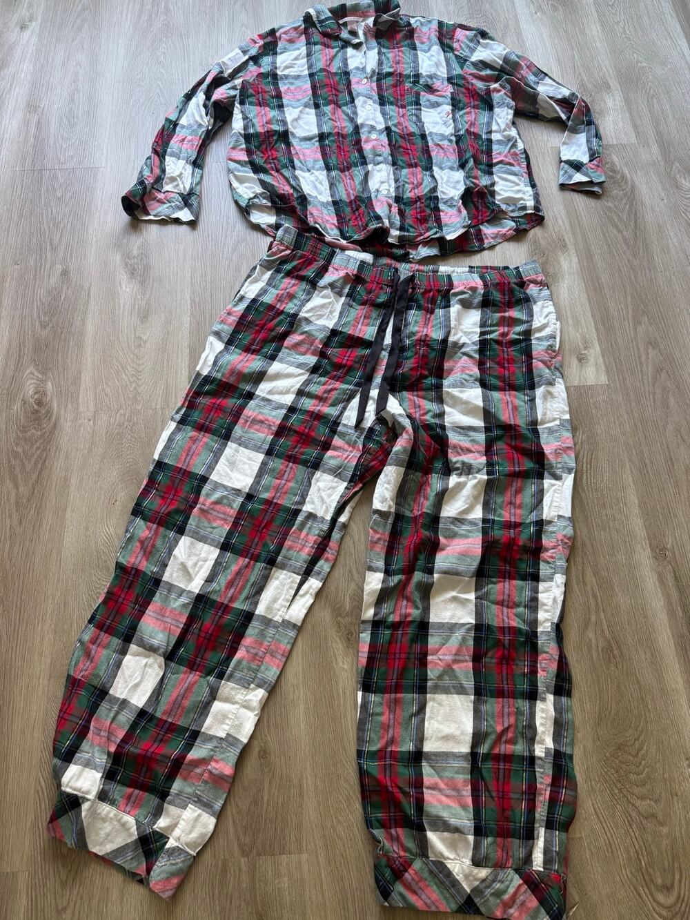 Victoria's Secret Plaid Pajama Set, XXL, Christmas, Red,Pink,Black,Green,Silver